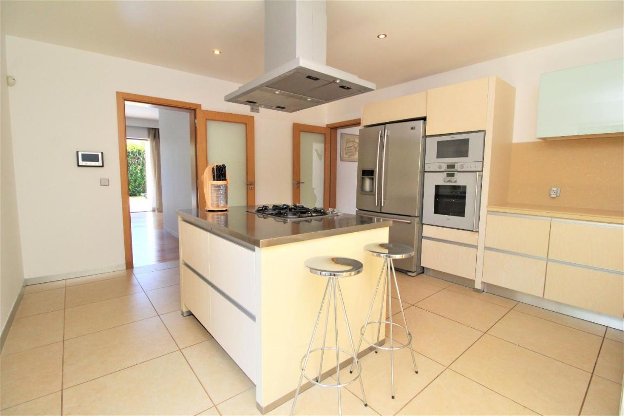 פונשל Villa Victoria With Private Heated Pool מראה חיצוני תמונה